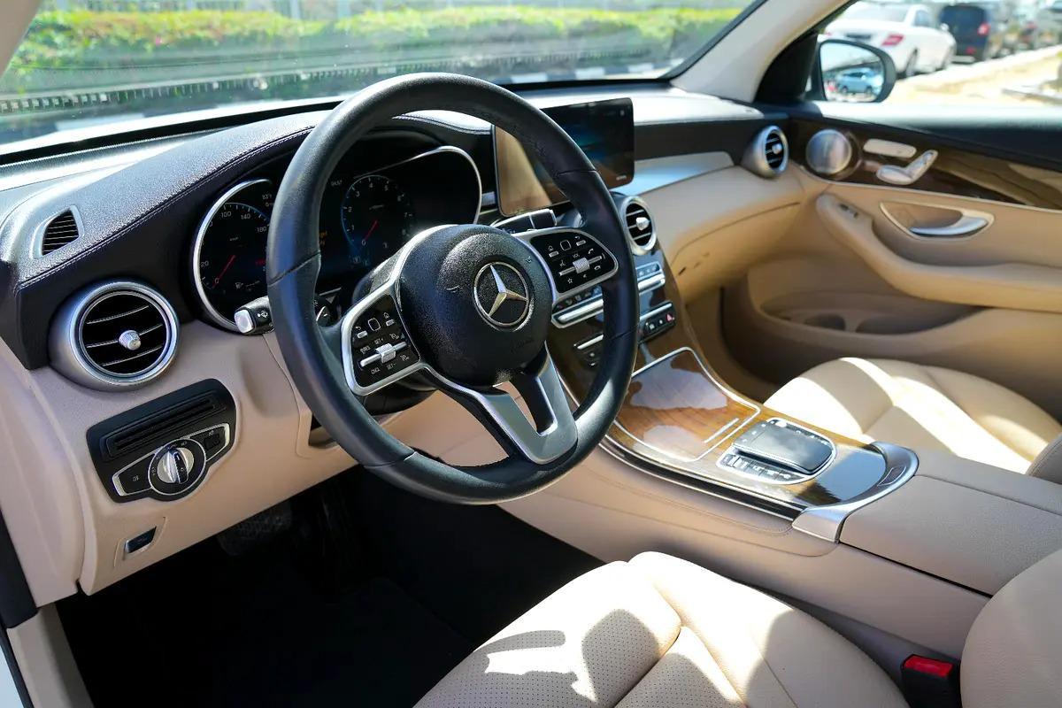 Mercedes-Benz GLC 300 4MATIC 2020 - American Specs-3-3