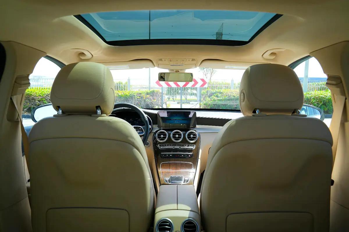 Mercedes-Benz GLC 300 4MATIC 2020 - American Specs-2-2
