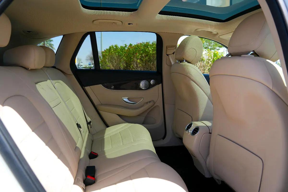 Mercedes-Benz GLC 300 4MATIC 2020 - American Specs-17-17