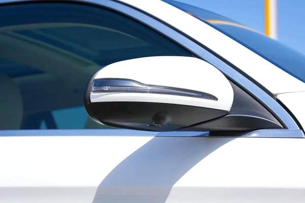 Mercedes-Benz GLC 300 4MATIC 2020 - American Specs