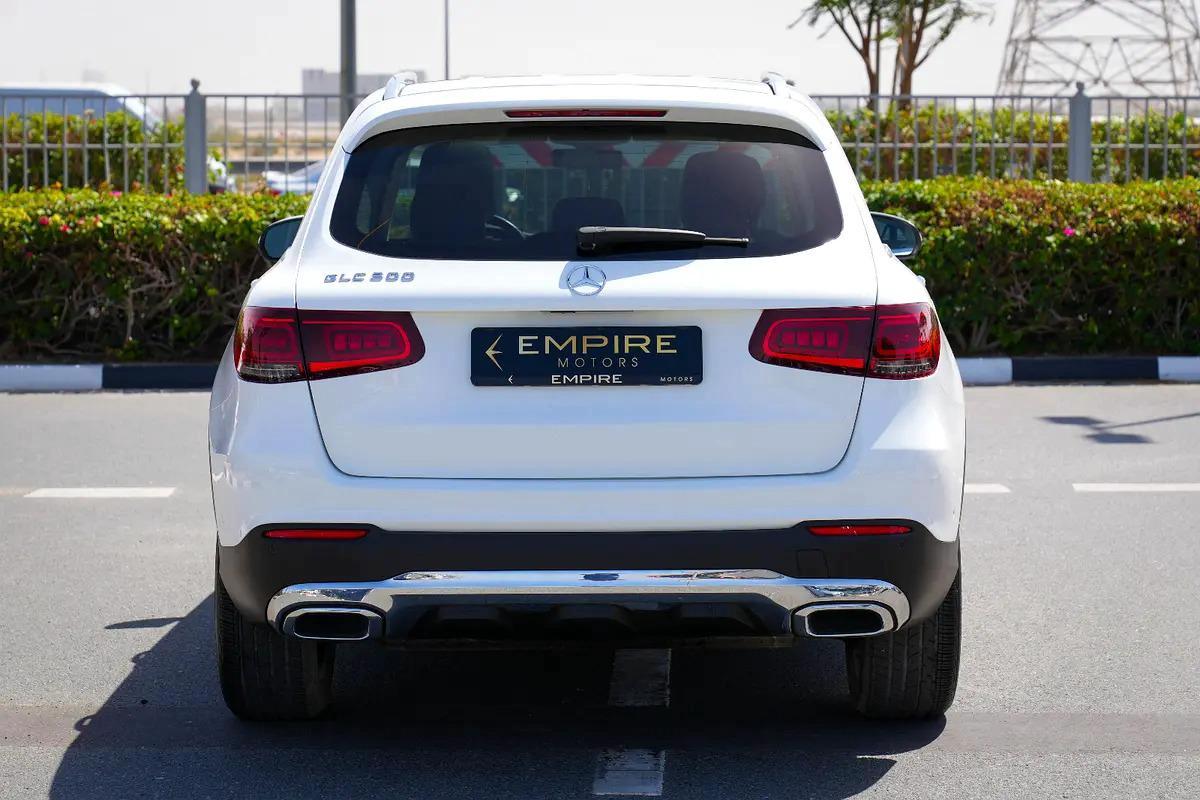 Mercedes-Benz GLC 300 4MATIC 2020 - American Specs-9-9