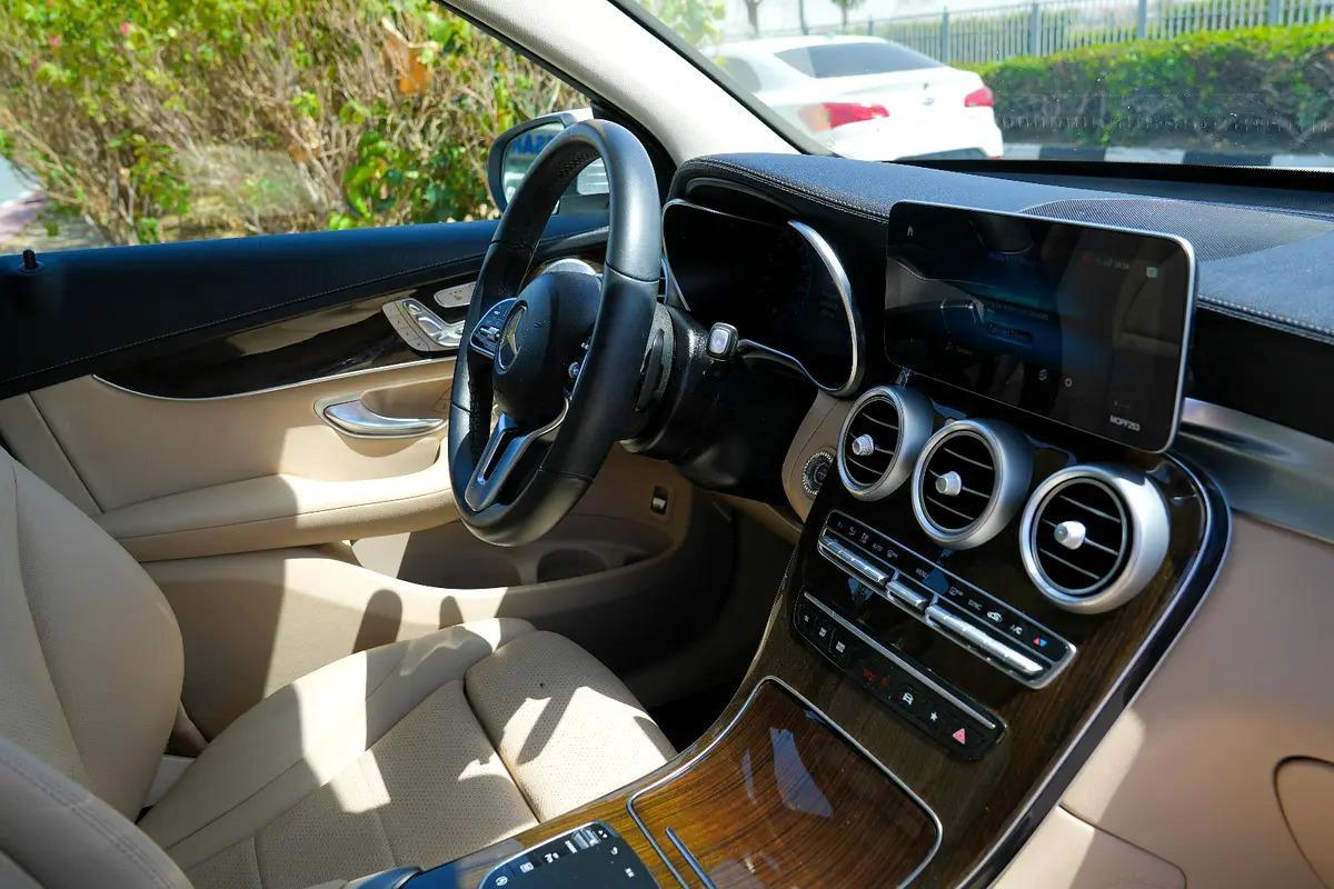 Mercedes-Benz GLC 300 4MATIC 2020 - American Specs-6-6