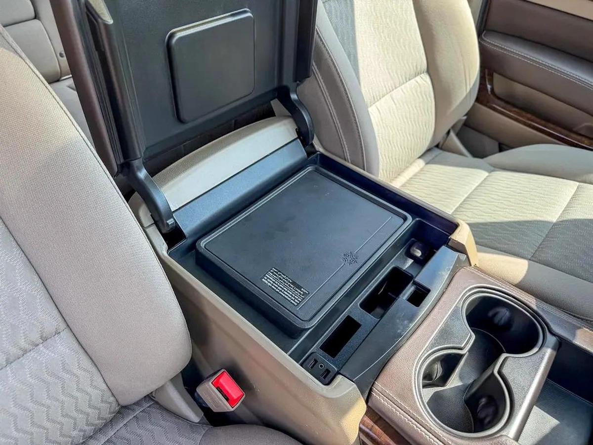 CHEVROLET TAHOE LT 2020 GCC (101,755KM)-12-12