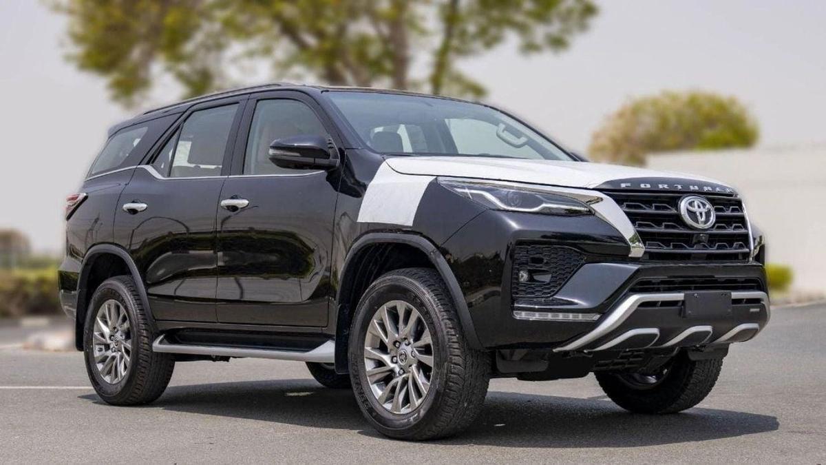 Toyota Fortuner TOYOTA FORTUNER SR5 4.0L PETROL V6 2024-0-0