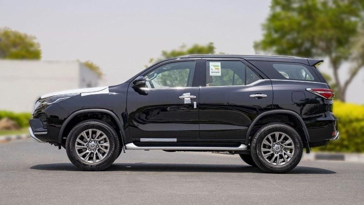 Toyota Fortuner TOYOTA FORTUNER SR5 4.0L PETROL V6 2024-2-2