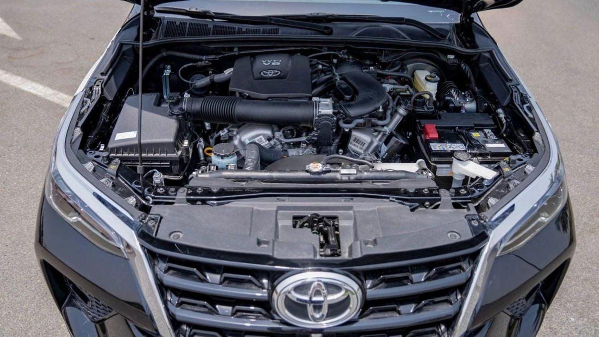 Toyota Fortuner TOYOTA FORTUNER SR5 4.0L PETROL V6 2024-16-16