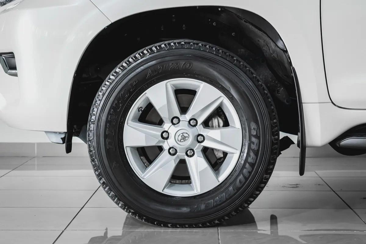 1 YR WARRANTY | GCC | 4.0L | AED 2333 PM-7-7