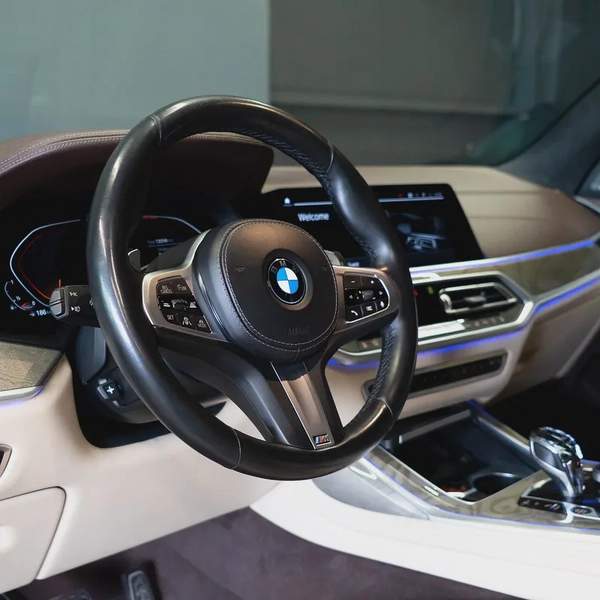 AED 3,065 pm • 0% Downpayment • BMW X7 40i M Sport Premium • 1 Year Warranty