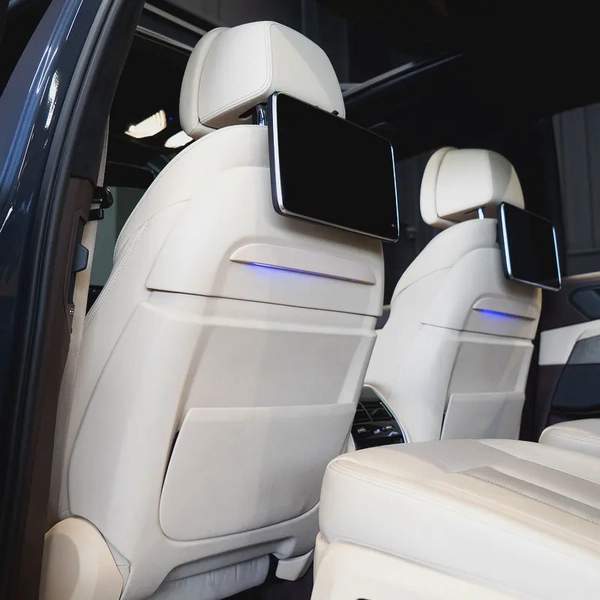 AED 3,065 pm • 0% Downpayment • BMW X7 40i M Sport Premium • 1 Year Warranty