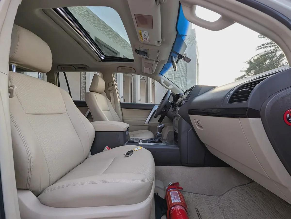 TOYOTA PRADO 2018 GXR TOP FULL OPTION V6 4.0L GCC IN EXCELLENT CONDITION-4-4