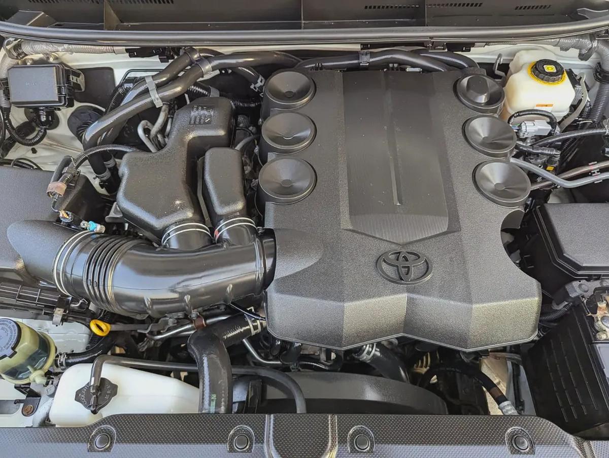 TOYOTA PRADO 2018 GXR TOP FULL OPTION V6 4.0L GCC IN EXCELLENT CONDITION-10-10