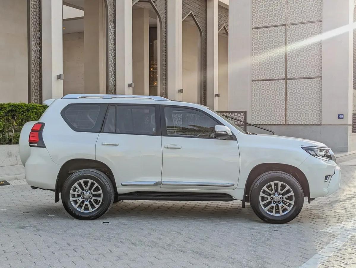 TOYOTA PRADO 2018 GXR TOP FULL OPTION V6 4.0L GCC IN EXCELLENT CONDITION-14-14