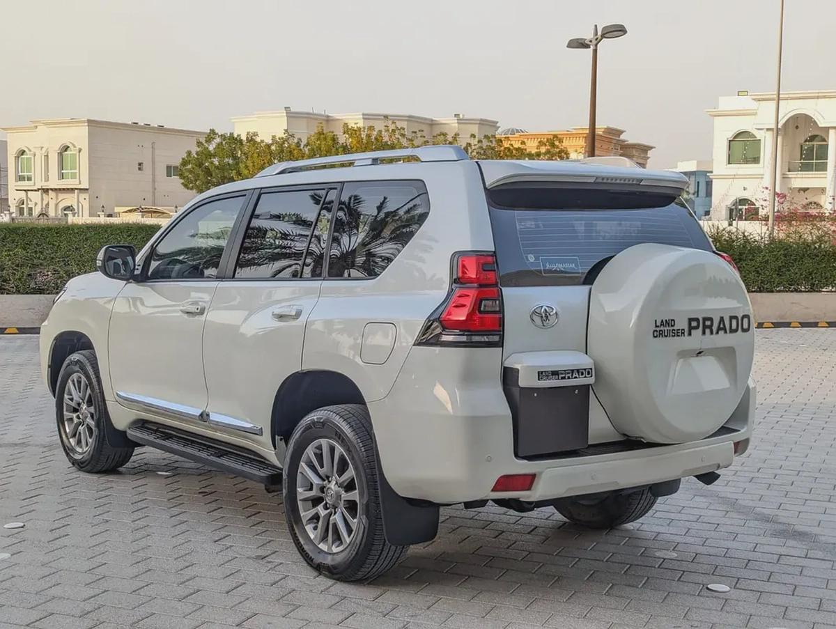 TOYOTA PRADO 2018 GXR TOP FULL OPTION V6 4.0L GCC IN EXCELLENT CONDITION-17-17