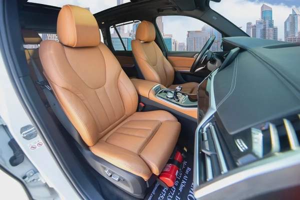 4,100 P.M | 0% Down-Payment | BMW Warranty+Service | xDrive40i M-Sport