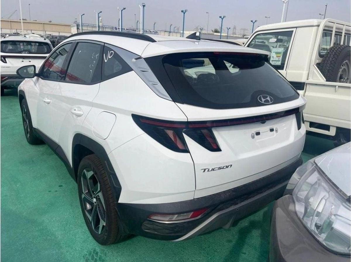 Hyundai Tucson 2.0 WITH BUSH STRAT .19 ALLOW WHEELS .SCREEN. CAMERA. DIGITAL KM .ELECTRIC BAG-4-4