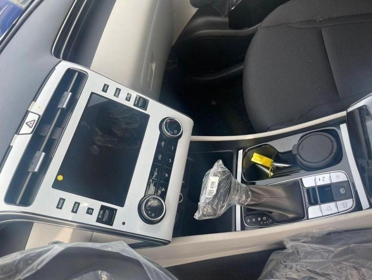 Hyundai Tucson 2.0 WITH BUSH STRAT .19 ALLOW WHEELS .SCREEN. CAMERA. DIGITAL KM .ELECTRIC BAG-16-16