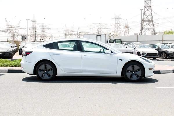 2020 - TESLA MODEL 3 STANDARD - AMERICAN SPECS - ONLY 61,000 KM