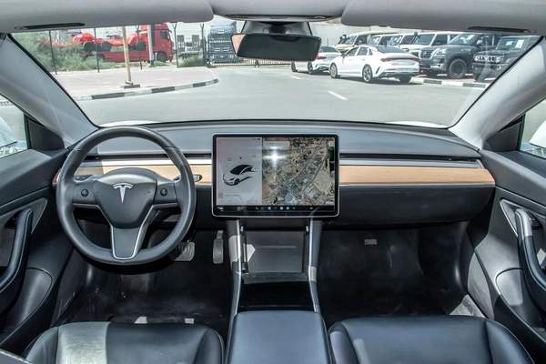 2020 - TESLA MODEL 3 STANDARD - AMERICAN SPECS - ONLY 61,000 KM