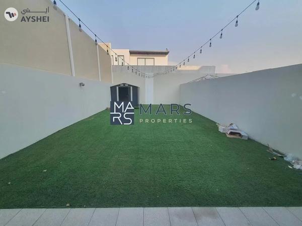 Luxury Townhouse / With Big Garden