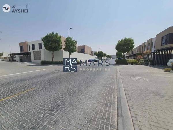 Luxury Townhouse / With Big Garden