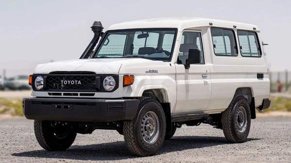 Toyota Land Cruiser 70 Lc 78 hard top 3 door AT 2.8L