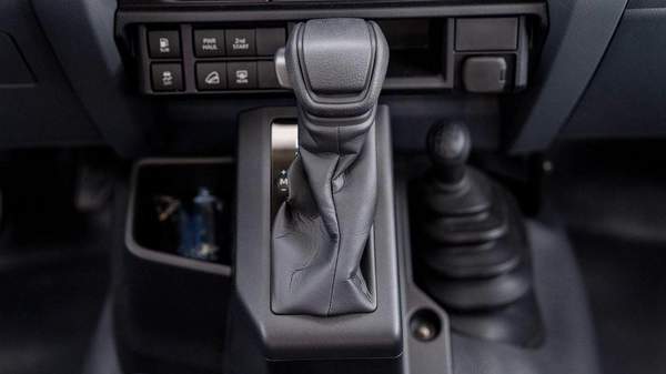 Toyota Land Cruiser 70 Lc 78 hard top 3 door AT 2.8L