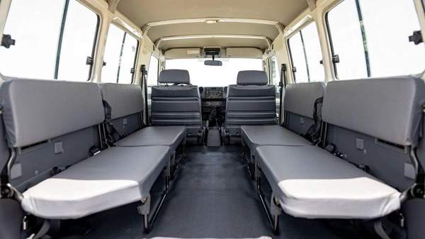 Toyota Land Cruiser 70 Lc 78 hard top 3 door AT 2.8L