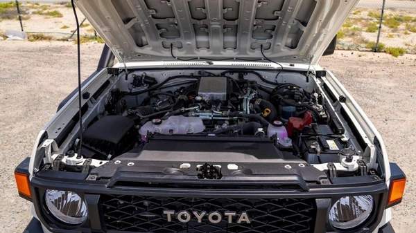 Toyota Land Cruiser 70 Lc 78 hard top 3 door AT 2.8L