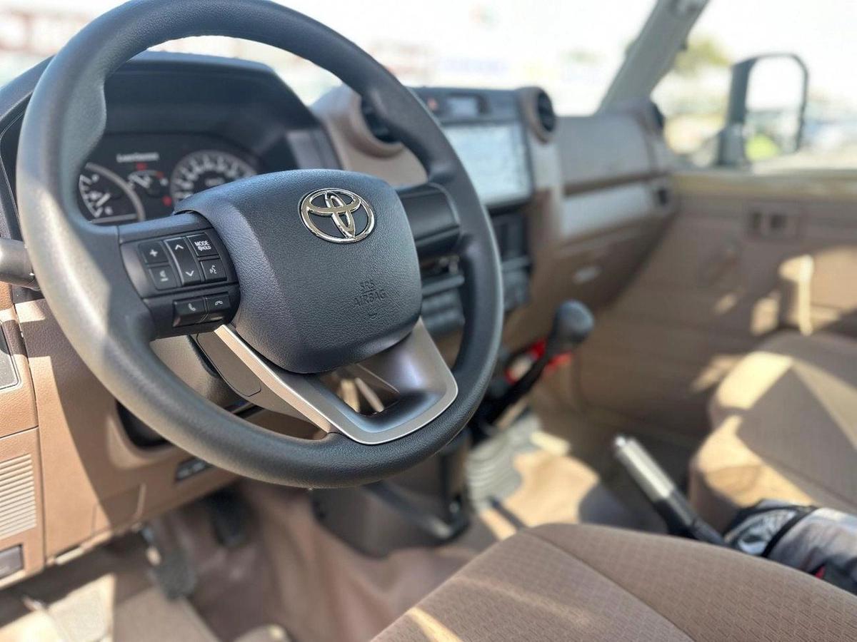 Toyota Land Cruiser Pick Up Std 4.0L Single Cab Utility 4WD-3-3