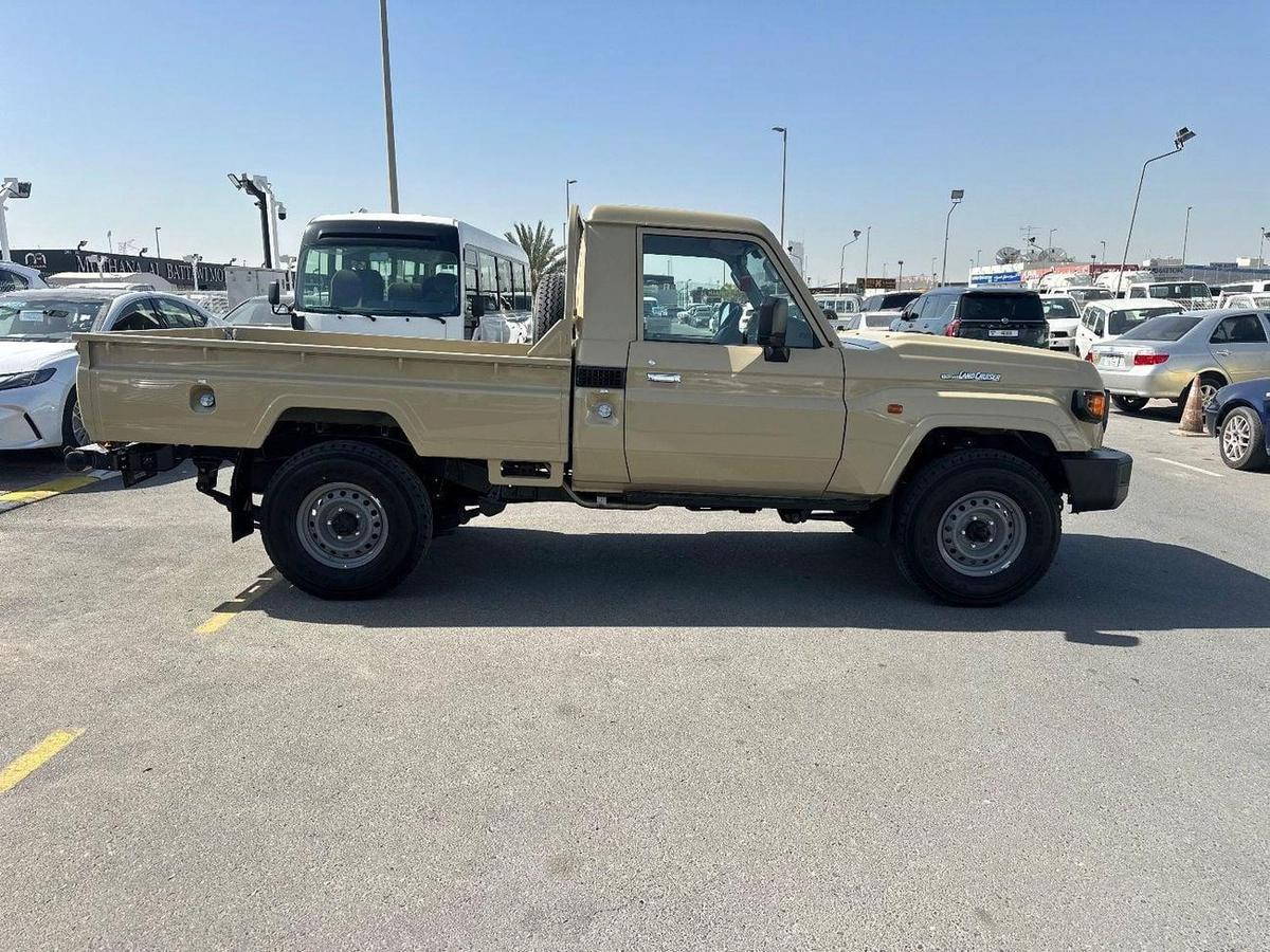 Toyota Land Cruiser Pick Up Std 4.0L Single Cab Utility 4WD-10-10