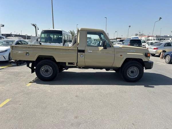 Toyota Land Cruiser Pick Up Std 4.0L Single Cab Utility 4WD