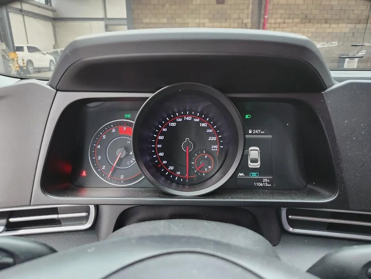 Hyundai Avante 2021 - Korean Specs - GCC Resale-10-10