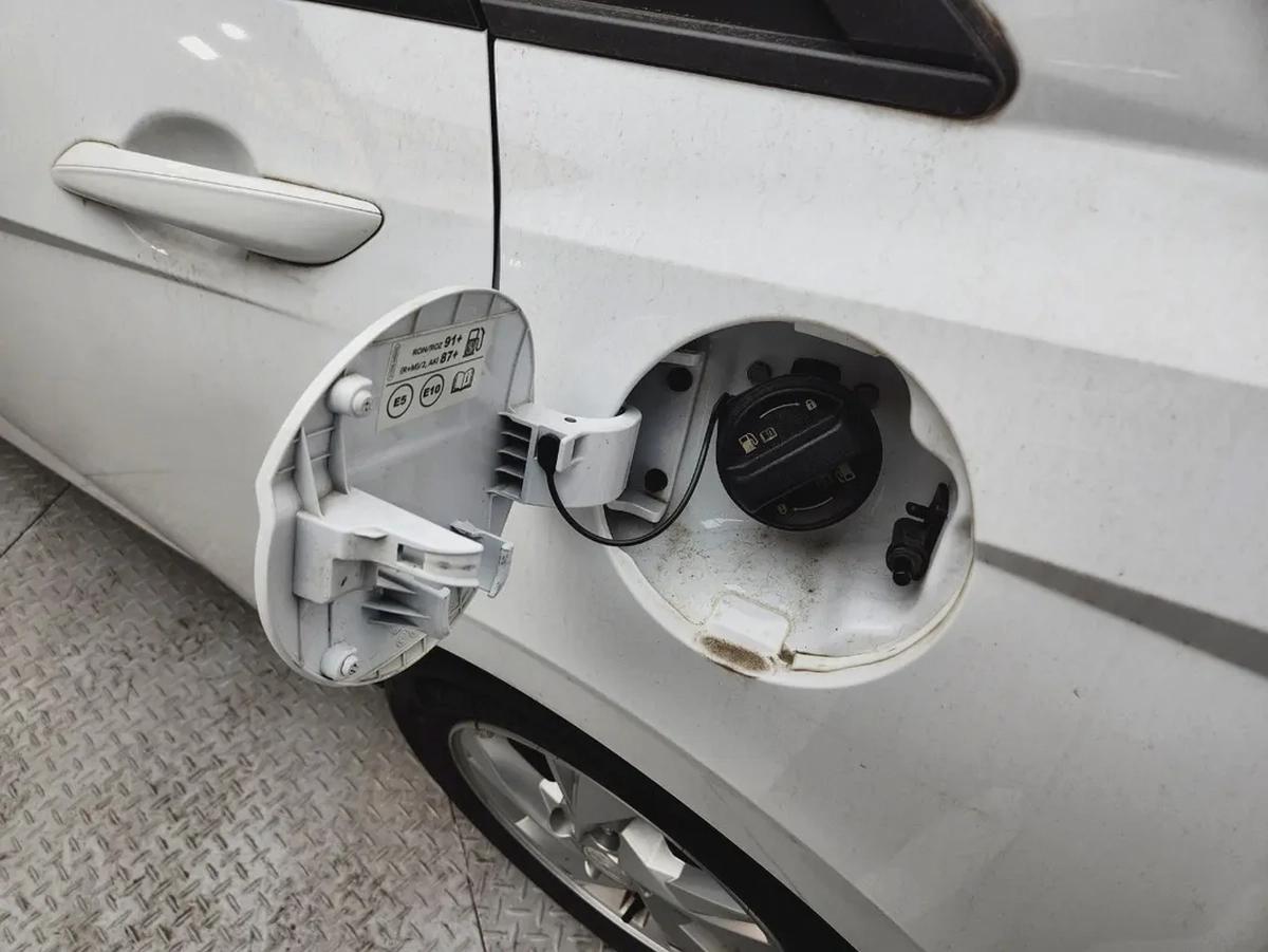 Hyundai Avante 2021 - Korean Specs - GCC Resale-13-13