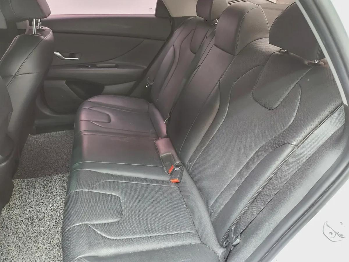 Hyundai Avante 2021 - Korean Specs - GCC Resale-15-15