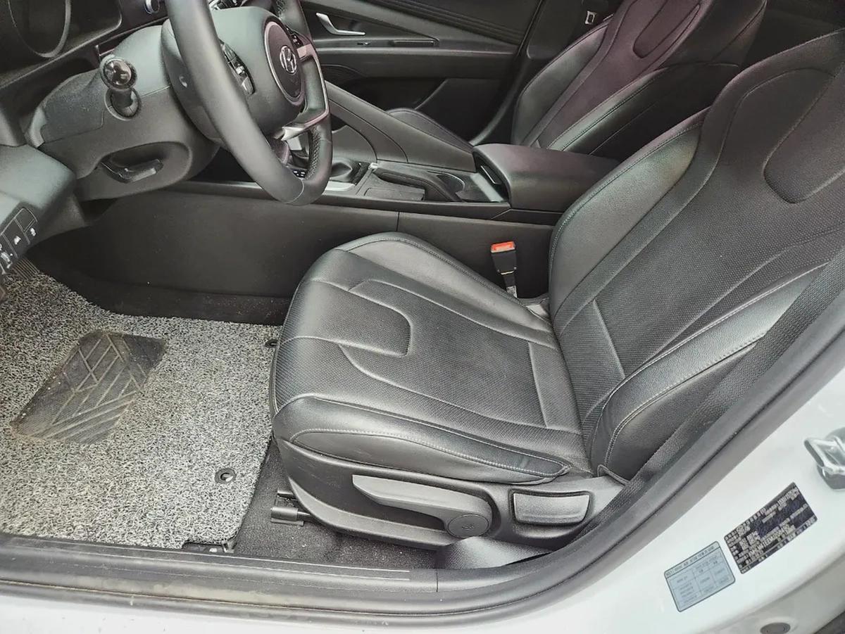 Hyundai Avante 2021 - Korean Specs - GCC Resale-17-17