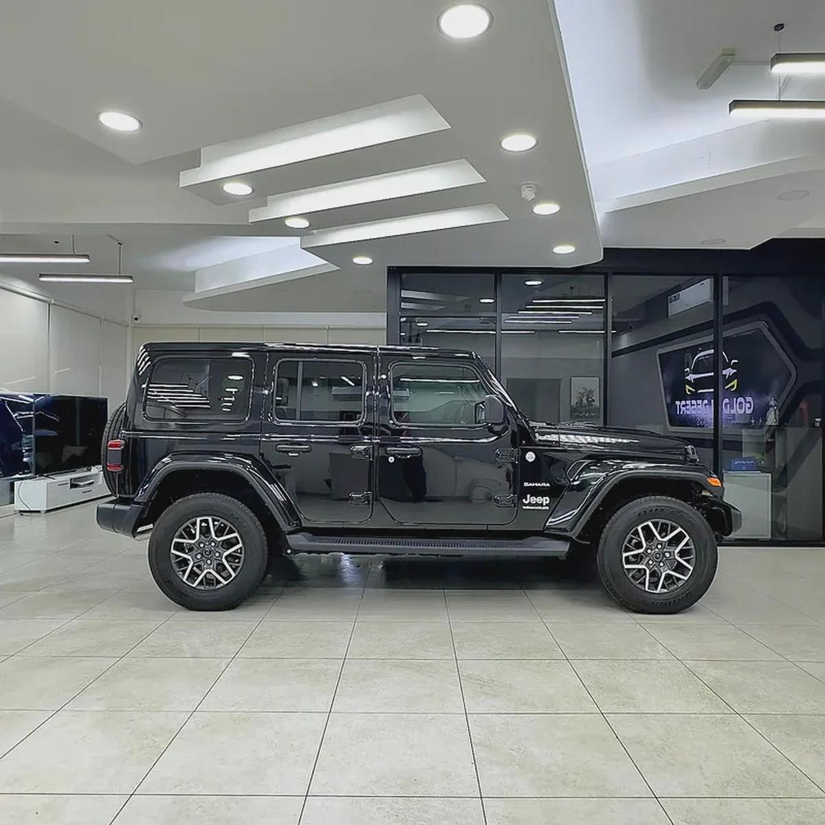 2024 Jeep Wrangler Sahara-1-1