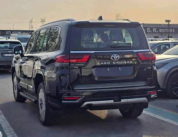 Toyota Land Cruiser VX HYBRID / 3.5L V6 PETROL /RADAR/BIG DVD/JBL SPKRS/COOL BOX