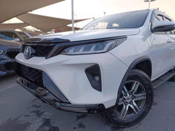 Toyota Fortuner TRD Sportivo 4.0L FORTUNER V6 FULL OPTION TRD Sport 4.0L