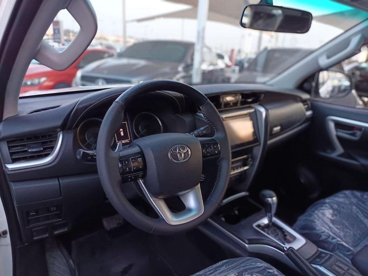 Toyota Fortuner TRD Sportivo 4.0L FORTUNER V6 FULL OPTION TRD Sport 4.0L-6-6