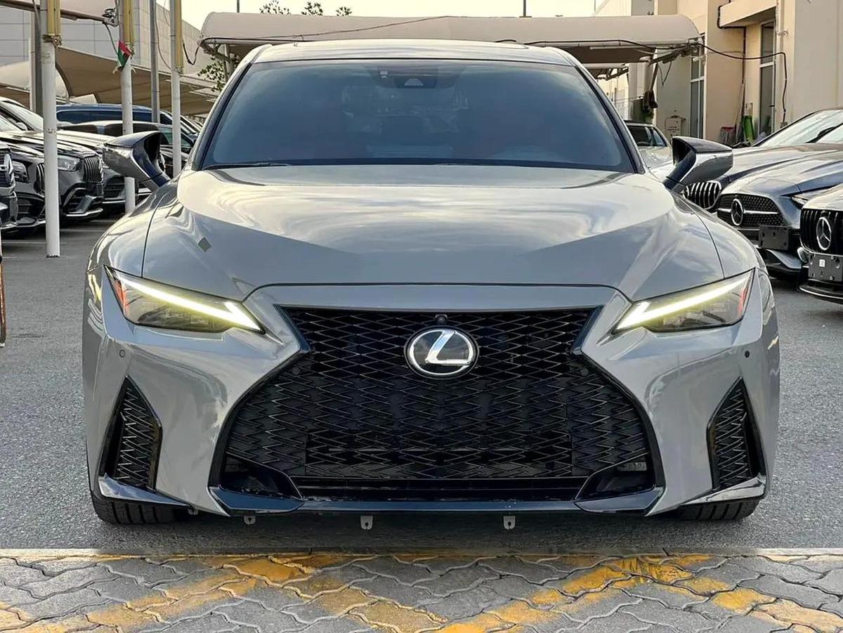 Lexus is350 f-sport Model 2024-4-4