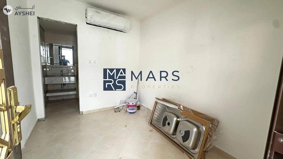 Brand new 5 bedrooms luxury villa with driver room for rent in Hoshi Sharjah for 175,000 AED yearly-14-14