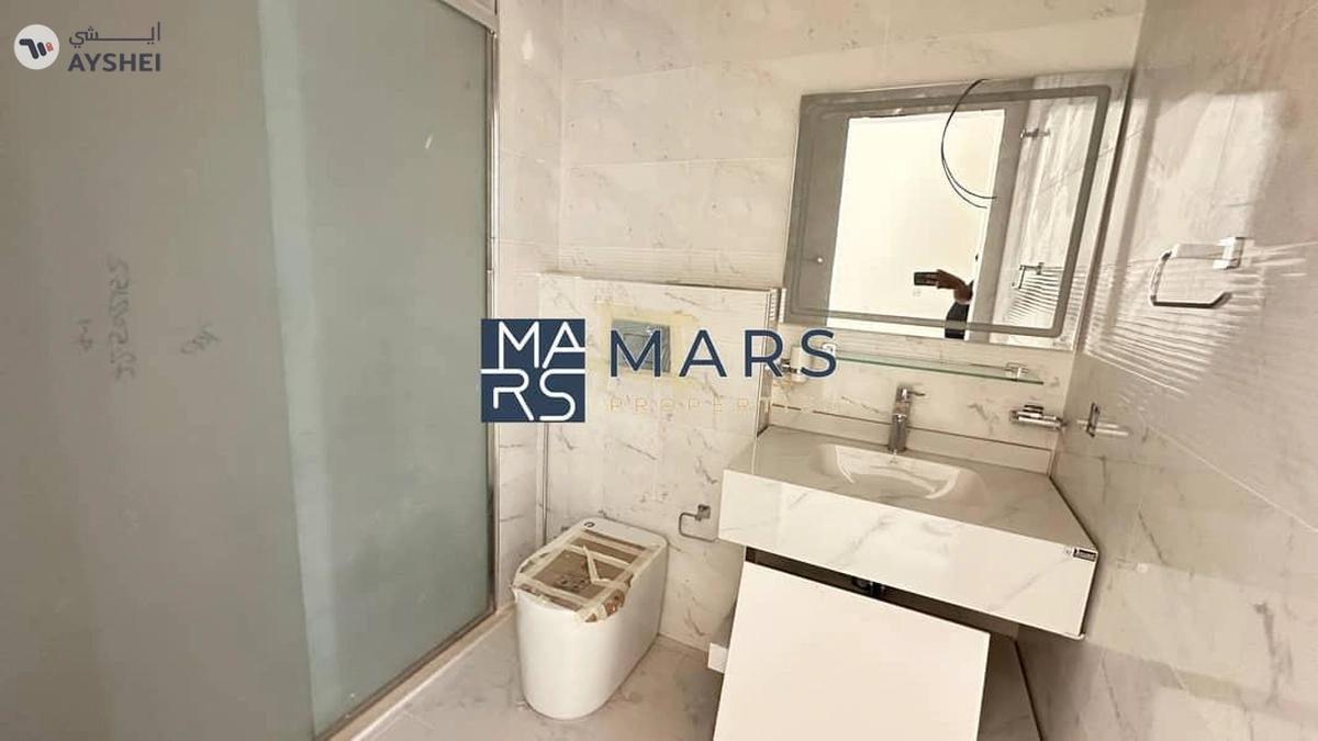 Brand new 5 bedrooms luxury villa with driver room for rent in Hoshi Sharjah for 175,000 AED yearly-8-8