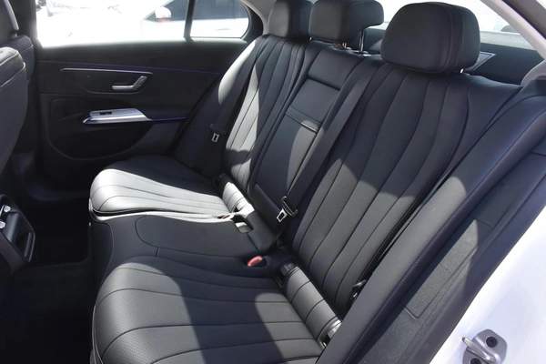 MERCEDES BENZ E200 2025 | WHITE