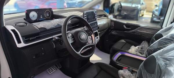 Hyundai Staria 2025 Diesel | 9 Seater Luxury | GCC Specs | Ready to Drive
