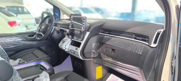 Hyundai Staria 2025 Diesel | 9 Seater Luxury | GCC Specs | Ready to Drive