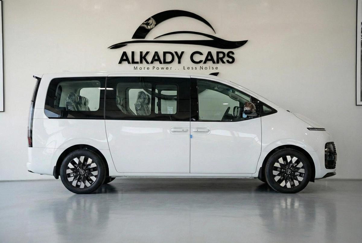 Hyundai Staria 2025 Diesel | 9 Seater Luxury | GCC Specs | Ready to Drive-10-10