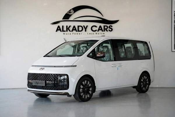 Hyundai Staria 2025 Diesel | 9 Seater Luxury | GCC Specs | Ready to Drive