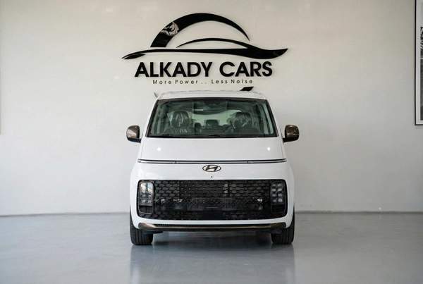 Hyundai Staria 2025 Diesel | 9 Seater Luxury | GCC Specs | Ready to Drive