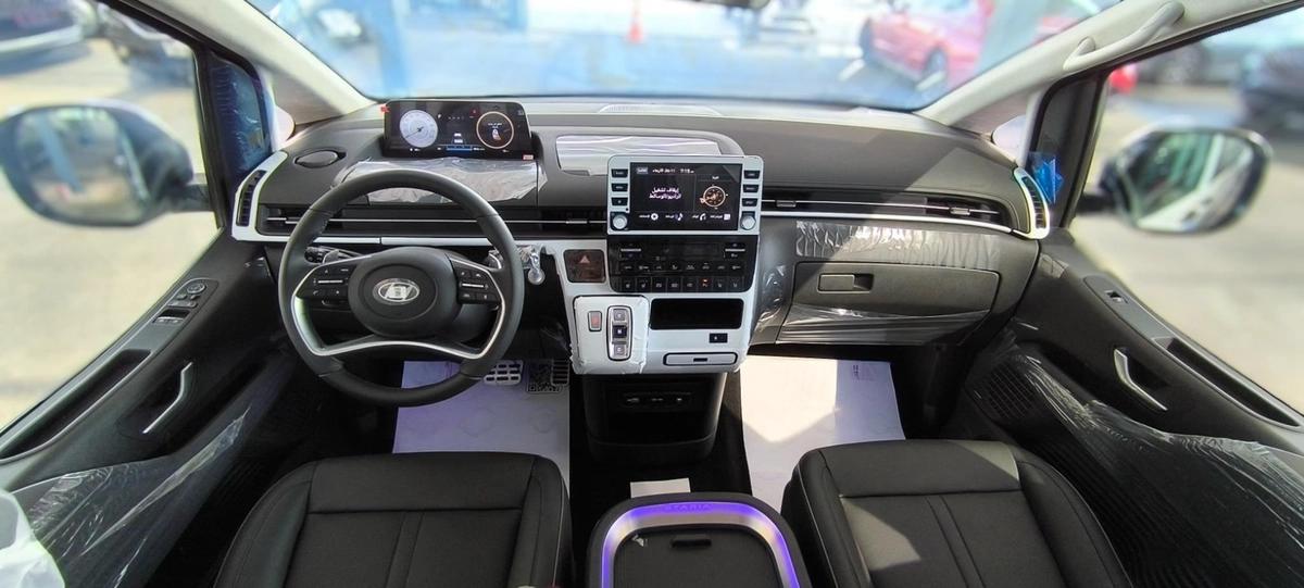 Hyundai Staria 2025 Diesel | 9 Seater Luxury | GCC Specs | Ready to Drive-19-19