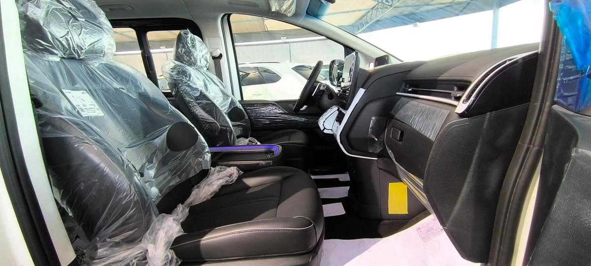 Hyundai Staria 2025 Diesel | 9 Seater Luxury | GCC Specs | Ready to Drive-3-3